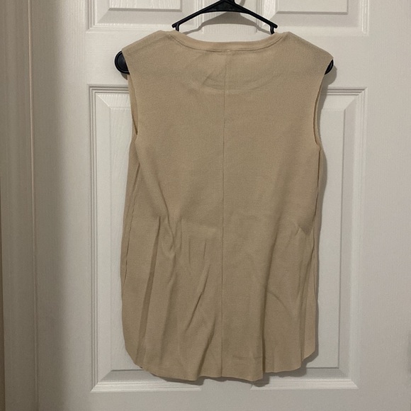 Waffle Knit Graphic Tank - Picture 8 of 9